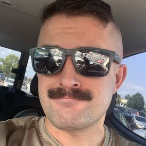 Meet your Posher, Brandon